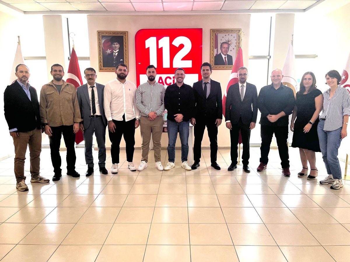 Participants au projet réunis pour une photo de groupe
